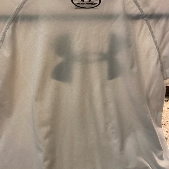 UA White Dr-Fit T-Shirt. Great condition. Youth L - Picture 3 of 4